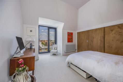 20_MSne5_Bedroom2_into.JPG