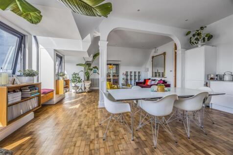 34_MS29_Frontroom_Kitchen2Lounge.jpg