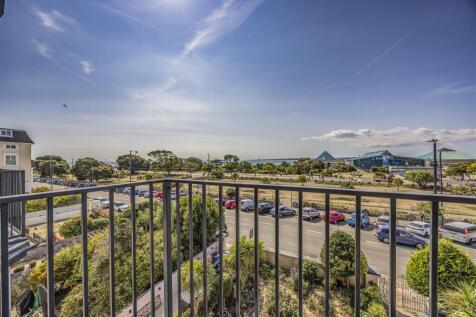 43_MS33_Frontroom_LHbalcony_view.jpg