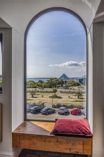 46_MS32_Frontroom_ArchedWindow.jpg