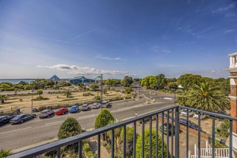 45_MS34_Frontroom_RHbalcony_view.jpg
