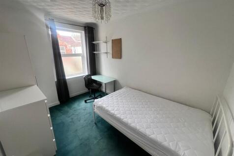 Bed3.jpg