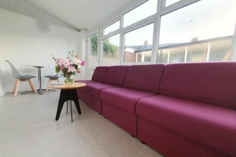 Lounge.jpg