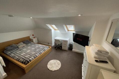 bedroom 4.jpeg