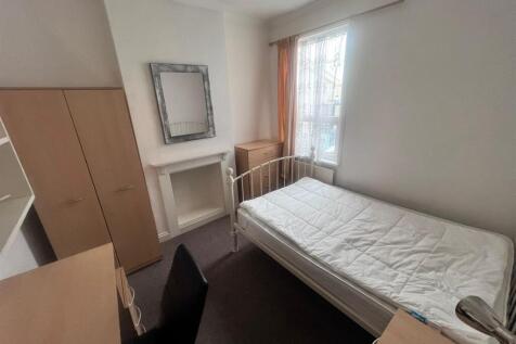 Bed2.jpg