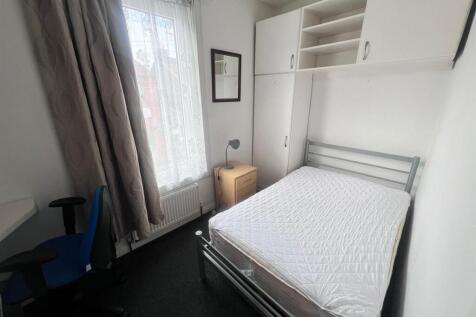 Bed3.jpg