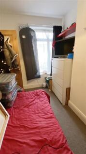 Bedroom Three ( Middle )