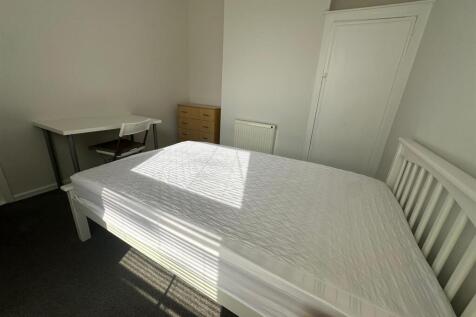 bedroom 3.1.jpg