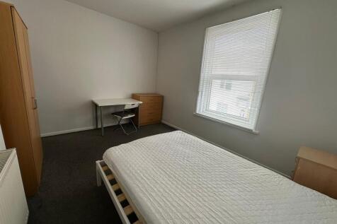 bedroom 4.1.jpg
