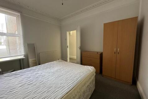 bed2.jpg