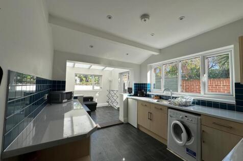 Kitchen3.jpg