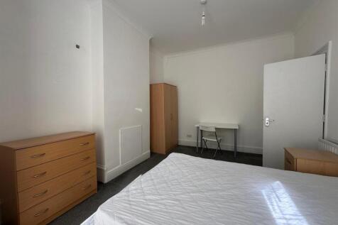 bed2.jpg