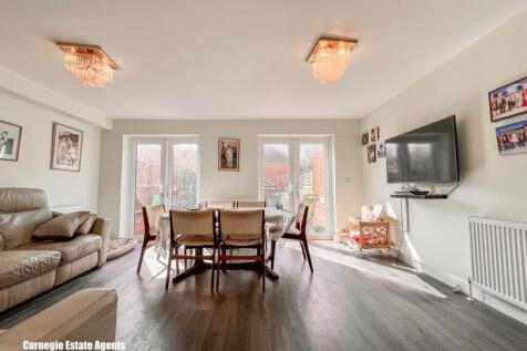 Lounge/dining area