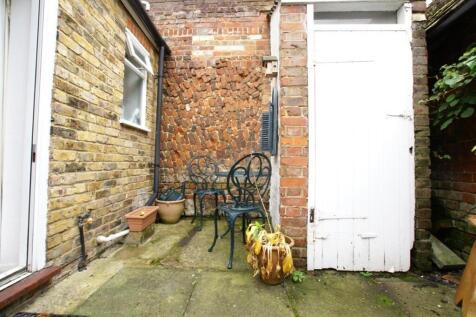 Courtyard garden