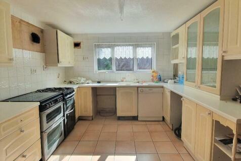 Kitchen .jpg