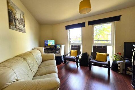 Thackhall Street, Stoke - Lounge.jpg