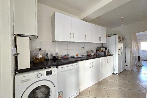 Watersmeet Road, Wyken - Kitchen-2.jpg