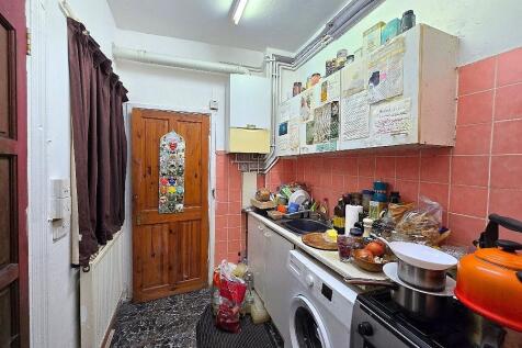 Walsgrave Road, Stoke - Flat - Kitchen.jpg