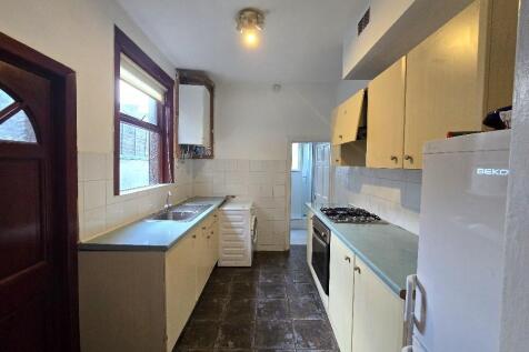 Hugh Road, Stoke - Kitchen