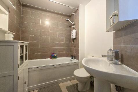 Derbyshire Way, Wyken - Bathroom