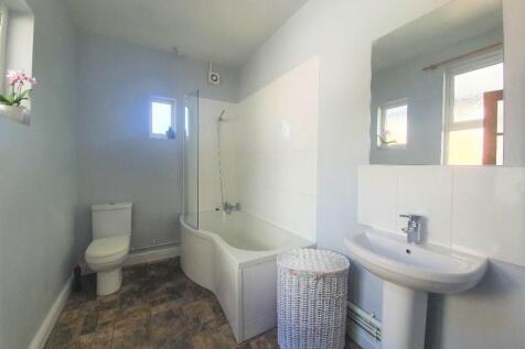 Ribble Road, Stoke - Bathroom
