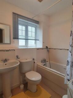 Rathbone Court, Stoney Stanton Road - Bathroom
