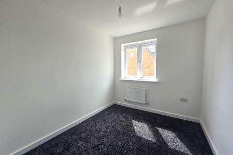 Brookfields Place, Holbrooks - Bedroom 3.jpg