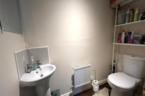Cossington Road, groundfloor WC
