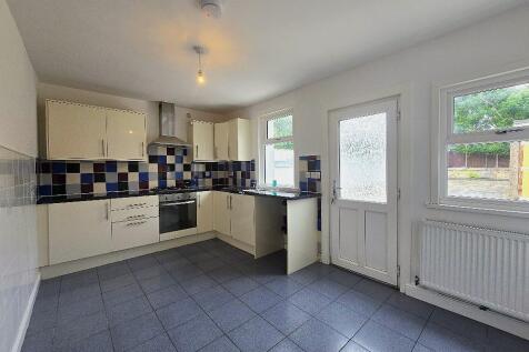 Butlin Road, Holbrooks - Kitchen-Diner.jpg