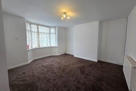 Butlin Road, Holbrooks - Lounge.jpg