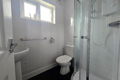 Butlin Road, Holbrooks - Shower Room.jpg