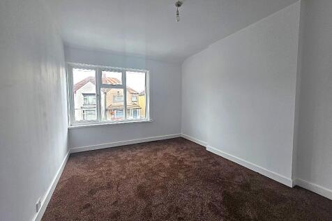 Butlin Road, Holbrooks - Bedroom 1.jpg