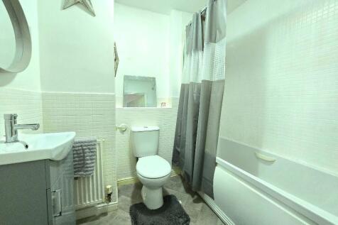 Cole Court, Coundon - Bathroom.jpg