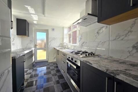 Sewall Highway, Wyken - Kitchen