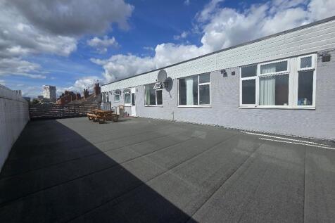 David Road, Stoke - Communal Area