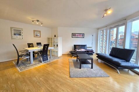 Riley House, CV Central - Lounge-Dining Room