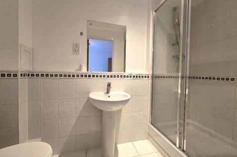 Riley House, CV Central - En-suite Shower Room