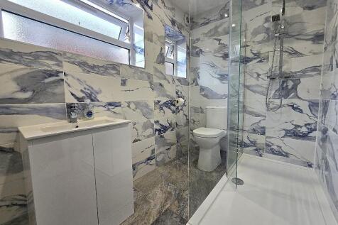 Leaf Lane, Stivichall - Shower Room