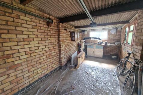 Leaf Lane, Stivichall - Garage