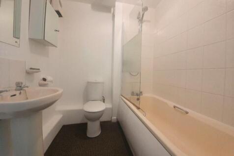 Villiers House, Sandy Lane - Bathroom