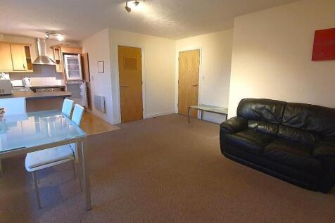 St Marys House, Broad Lane, Estern Green - Lounge-
