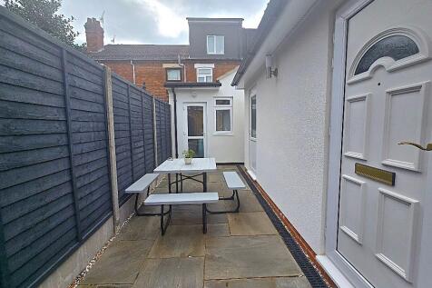 Lansdowne Street, Hillfields - Communal Garden