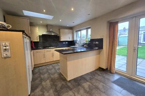 Oldham Avenue, Wyken - Kitchen