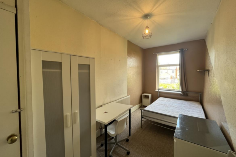 Newcombe Road, Earlsdon - Bedroom 3