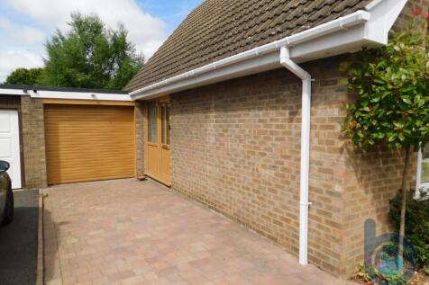 Garage / Parking 