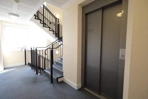 Entrance/Lift