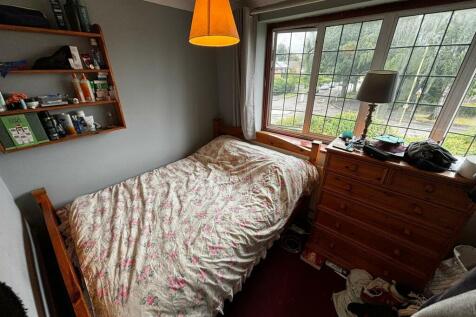 Bedroom 5.jpg