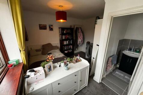 Bedroom 6.jpg