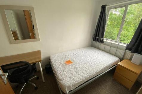 bedroom 4.jpg