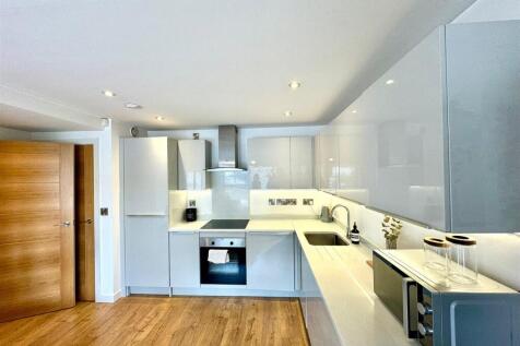 KITCHEN .jpg